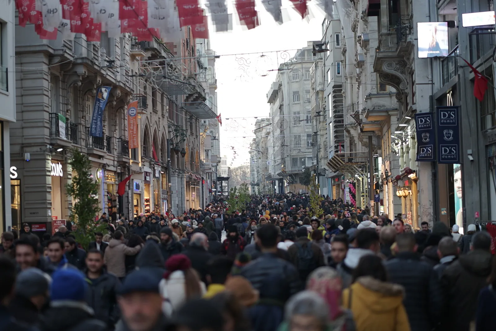 Istiklal After Dark, photograph 3 — Istanbul, Türkiye, 2020