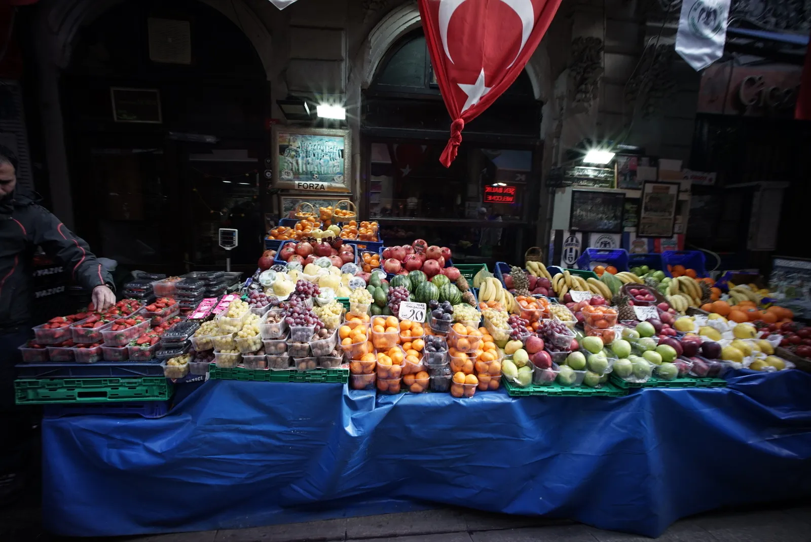 Istiklal After Dark, photograph 12 — Istanbul, Türkiye, 2020