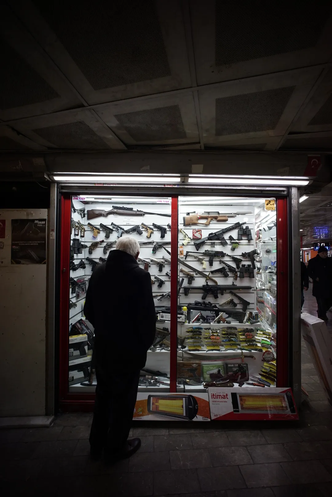 Istiklal After Dark, photograph 21 — Istanbul, Türkiye, 2020